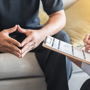 社交不安障害の改善方法について！医師や臨床心理士のサポートが重要のサムネイル